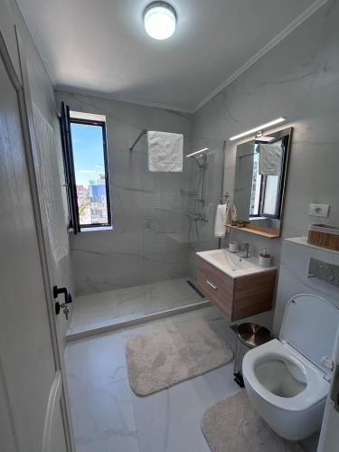 Queens Luxury Studio