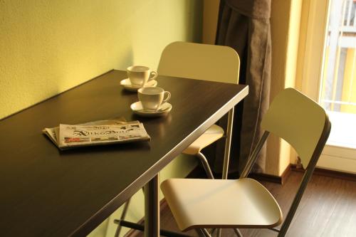 2 bedrooms, 3 beds
