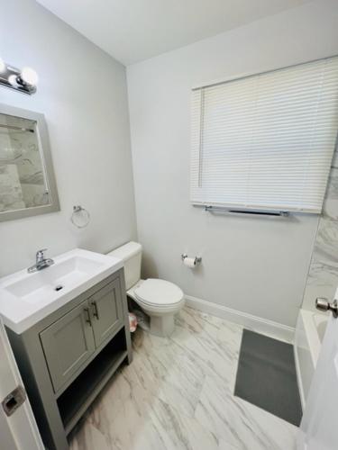Lovely 1 Bed Apartment EZ Access to NY in Newark, USA