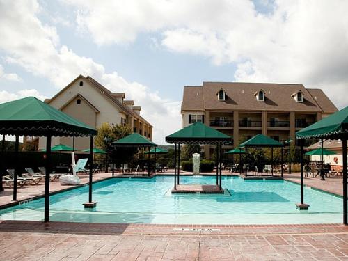 French Quarter Resort - Accommodation - Branson