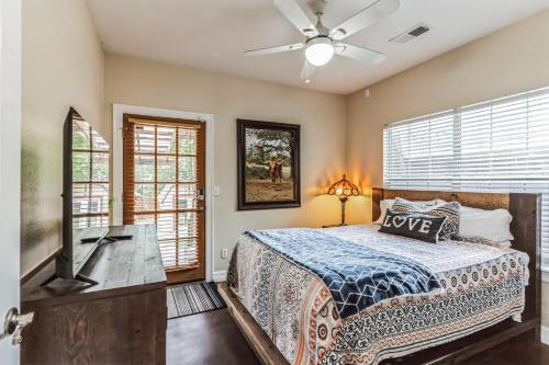 Downtown Austin 4BR Steps To South Congress With Big Yard in Austin, USA