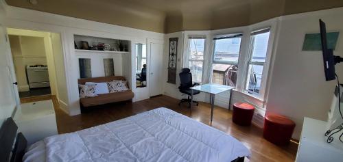 Central SF apt with views near Golden Gate Park