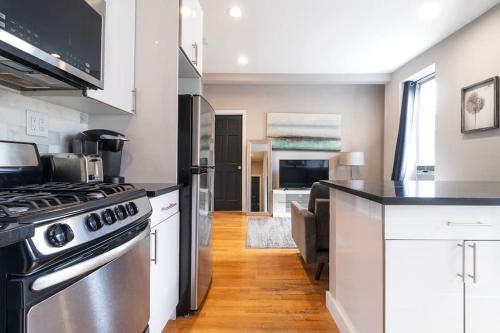 Renovated Lower Eastside 2BR Washer Dryer in New York, USA