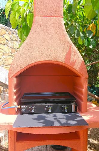 La Pace, il Sole, il Mare - Sanremo Casa Indipendente vista mare, posto auto privato, ampio spazio esterno attrezzato, a pochi minuti dalle spiagge, Sanremo (foto 9)