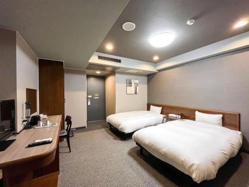 2 twin beds