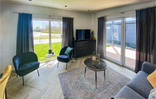 Gorgeous Home In Scherpenisse in Tholen