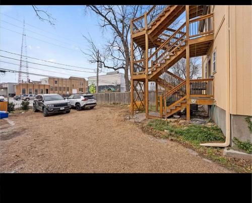 Whole unit for a family to stay in Kansas City, USA