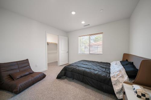 # Marbella Lane - Modern Aesthetic 4BR Posh Home in Pomona, USA