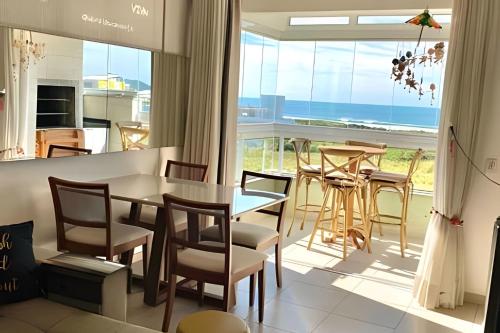 Ape encantador Vista Estonteante Praia do Santinho in Santinho Beach