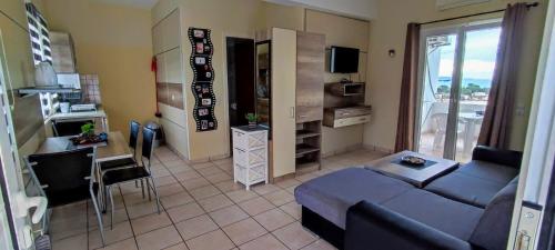 Catamaran Corfu Aparthotel - image 11