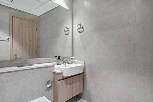 Vayk - Stunning Studio Apartment - image 6