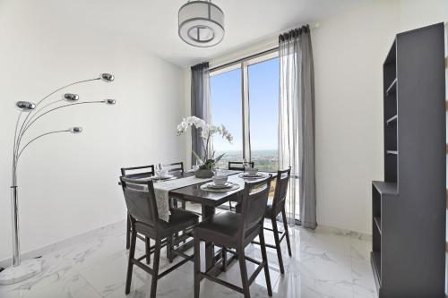 Vayk - Spacious 2 BD apartment - main image