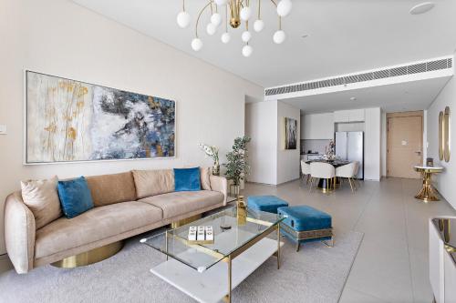 Vayk - Elegant 2 BD apartment - main image