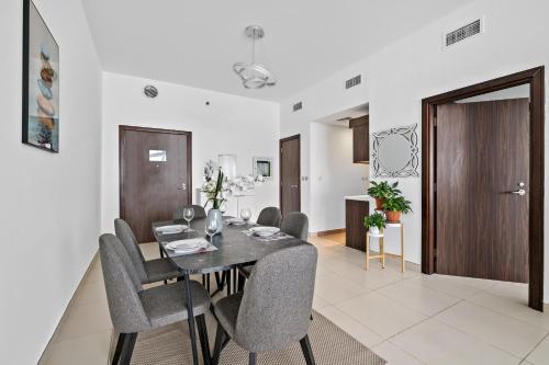 Vayk - Stylish 1Bd with beach access - image 2