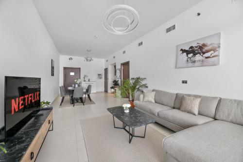 Vayk - Stylish 1Bd with beach access - image 3