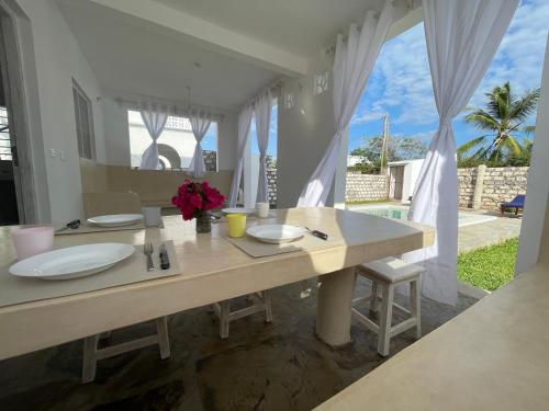 บริการและสิ่งอำนวยความสะดวก, Airamjudi in วาตามู