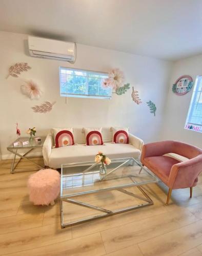 Pink Cozy house 2 bedrooms in Rosemead, USA
