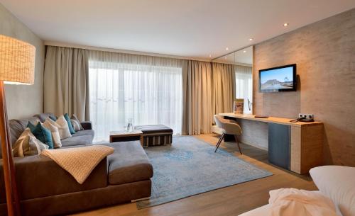 Superior Family Suite (2 Adults + 2 Children)