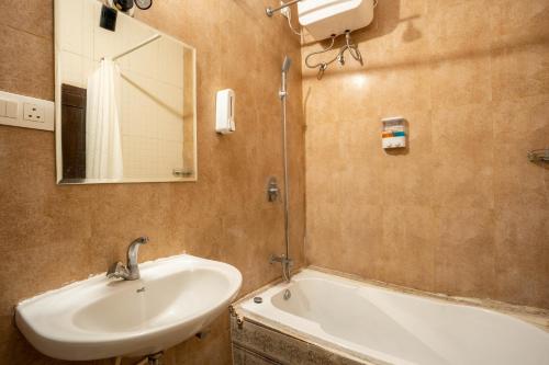 room detail thumbnail 2