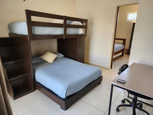 Casa para grupos grandes por el ITESO in Guadalajara, Mexico