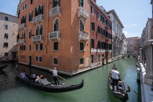 Camera doppia, vista sul canale