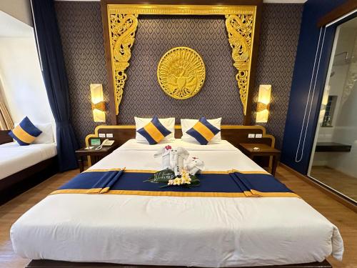 room detail thumbnail 2