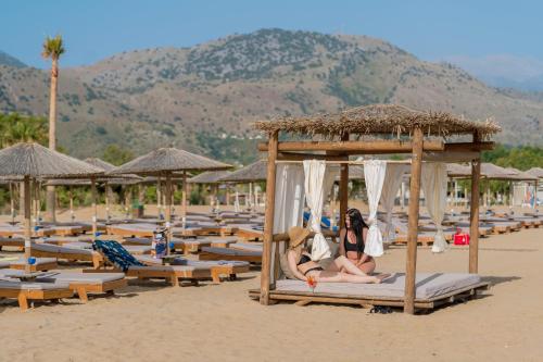 Delfina Beach Hotel - image 14