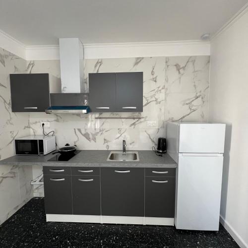 Suite studio entier St Charles, Canebiere, Vieux-Port Appartement, Marseille (photo 7)