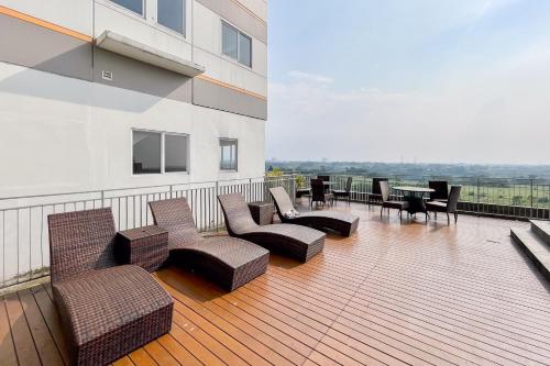 RedLiving Apartemen Royal Park Sentul by Bogor Staycation in Babakan