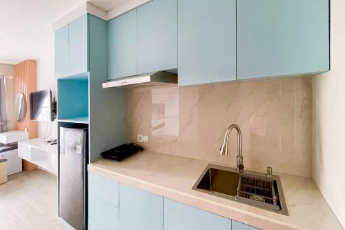 Kitchen, RedLiving Apartemen Royal Park Sentul by Bogor Staycation in Babakan