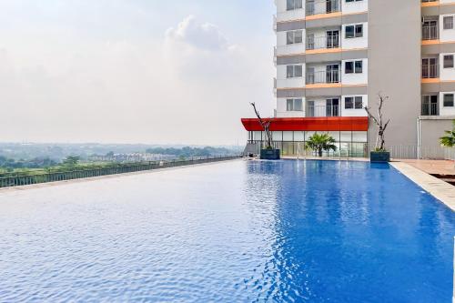 Exterior view, RedLiving Apartemen Royal Park Sentul by Bogor Staycation in Babakan