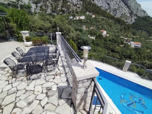 Four-Bedroom Villa with Private Pool image 8