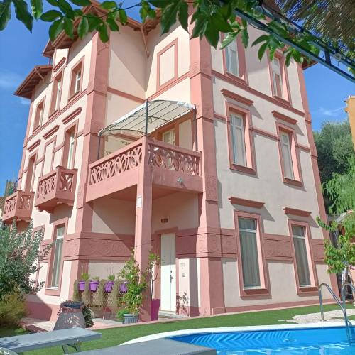 Maison Belle Époque & suites with pool 2