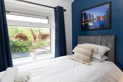 2 bed home sleeping 3 people fully equipped located in Radcliffe Manchester - Stand Up and Shout 2 bed home sleeping 3 people fully equipped located in Radcliffe Manchester - Stand Up and Shout