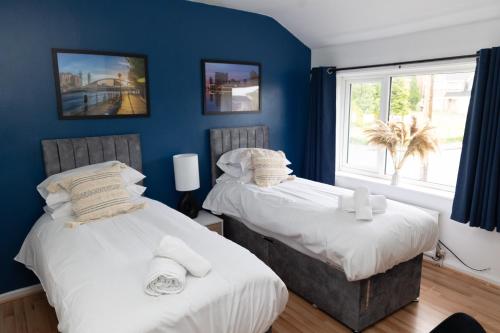 2 bed home sleeping 3 people fully equipped located in Radcliffe Manchester - Stand Up and Shout 2 bed home sleeping 3 people fully equipped located in Radcliffe Manchester - Stand Up and Shout