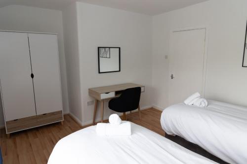 2 bed home sleeping 3 people fully equipped located in Radcliffe Manchester - Stand Up and Shout 2 bed home sleeping 3 people fully equipped located in Radcliffe Manchester - Stand Up and Shout