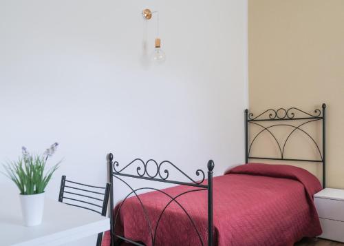 1 king bed, 1 twin bed, 1 sofa bed
