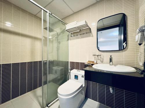 Standard Quadruple Room image 4