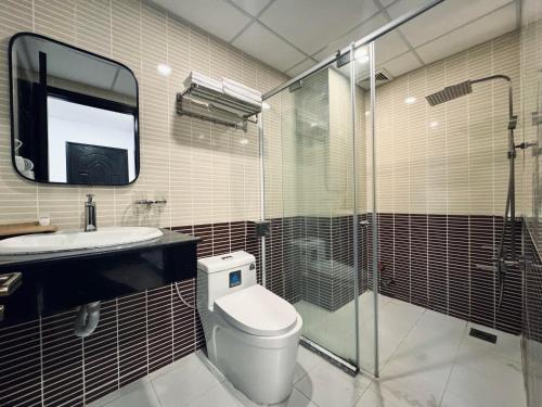 Deluxe Triple Room with City View image 4
