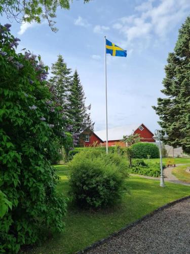 Lantligt boende i magasin in Motala