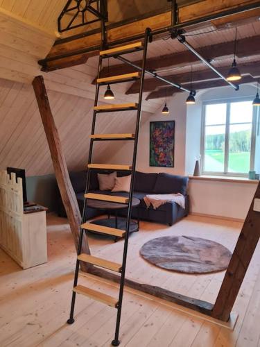 Lantligt boende i magasin in Motala