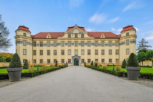 Esterno, Golden Poodle Luxusappartment am Neuen Schloss Tettang in Tettnang