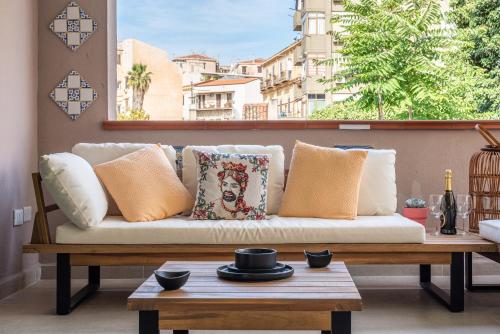 Three-Bedroom Deluxe Apartment image 4