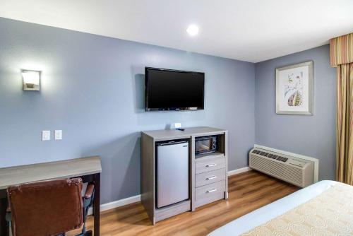 Rodeway Inn & Suites Port Arthur - image 12