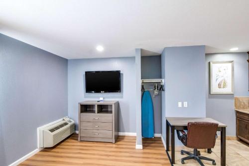 Rodeway Inn & Suites Port Arthur - image 14