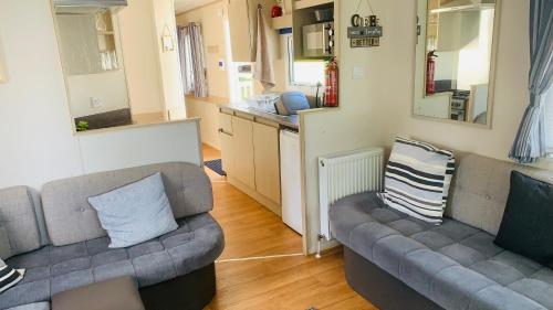WL56 - FREE WIFI -Amazing Cosy Three Bedroom Mobile Home with DECKING Haggerston CASTLE Holiday Park - ENTERTAINMENT PASSES NOT INCLUDED!, Berwick-Upon-Tweed (foto 8)