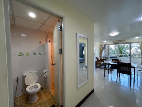 Cozy 2 bedroom entire apartment in Phuket Town - 화장실