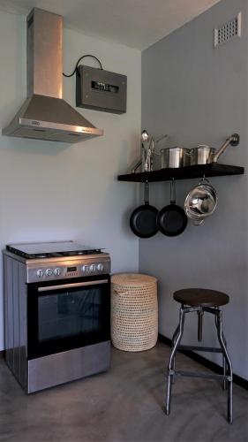 廚房, Villa La Mercy Maisonette -No load shedding or water outage in 拉梅赫西