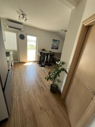 Apartman TIA Šibenik (Apartman TIA Sibenik) in โปลเยตอนล่าง