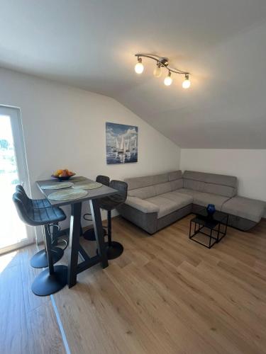 Apartman TIA Šibenik (Apartman TIA Sibenik) in โปลเยตอนล่าง